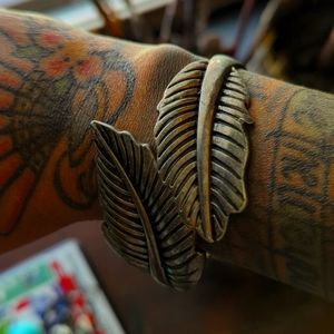 Leaf bracelet